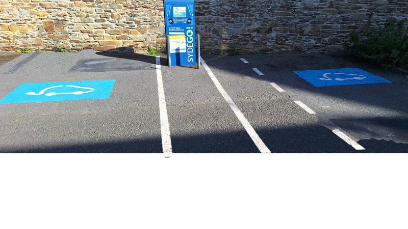 Borne de recharge électrique 